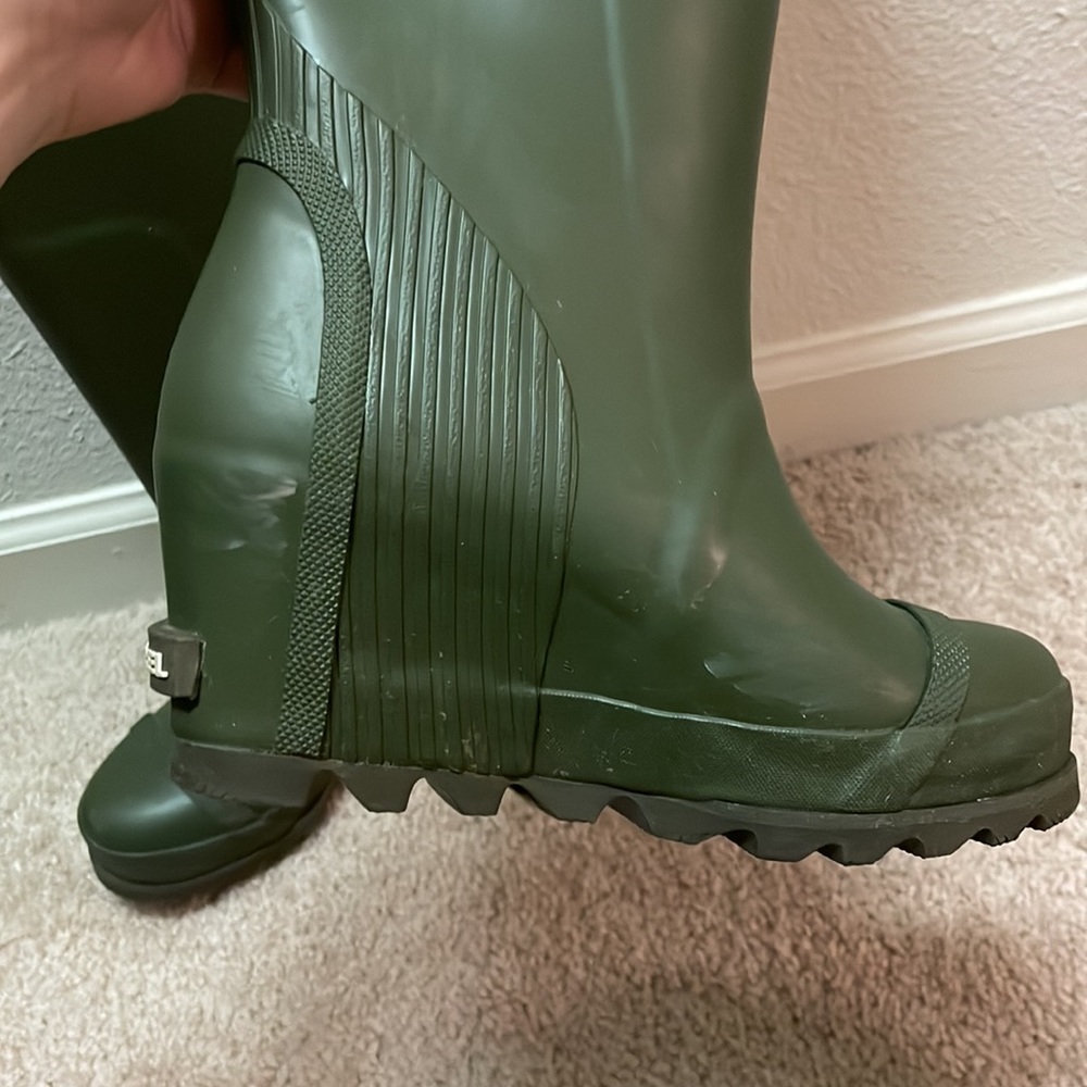 SOREL Women's Olive Green Waterproof Rain Boots - Picture 7 of 11